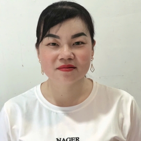 cô hằng dọn dẹp văn phòng
