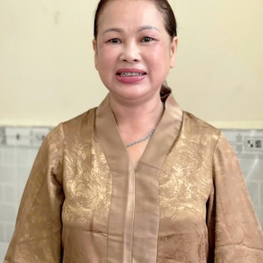 Chị Hồng 1972 giúp việc