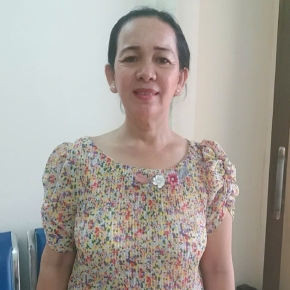 Chị Gái chăm sóc bệnh